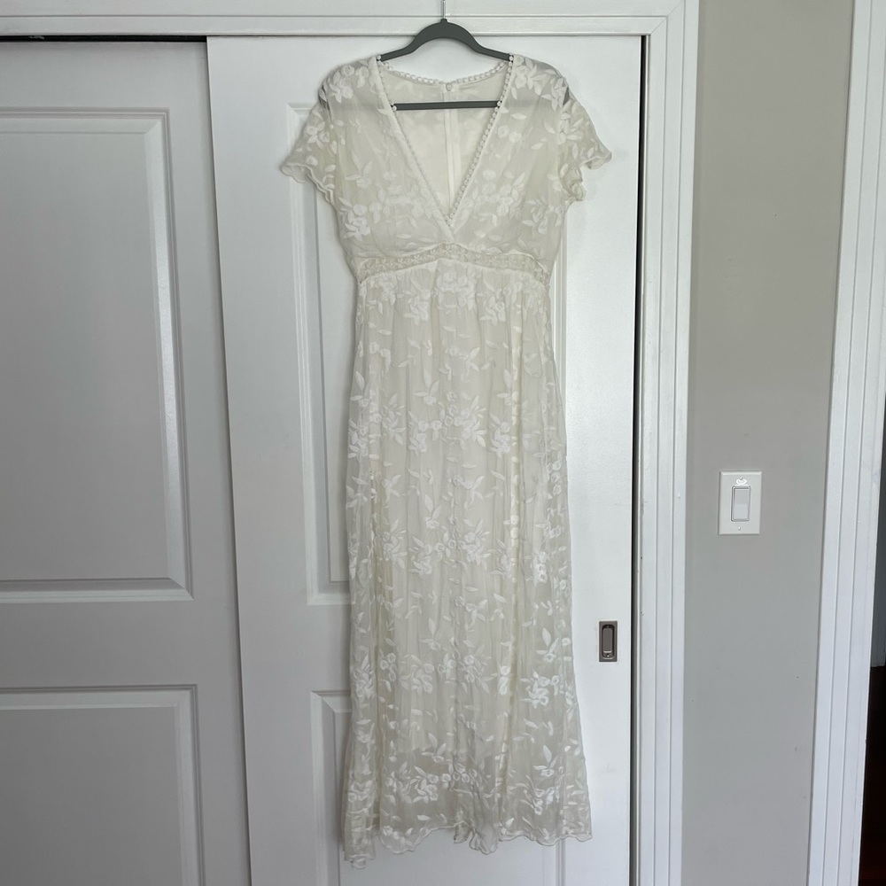 White - L - Lace - Maxi Dress